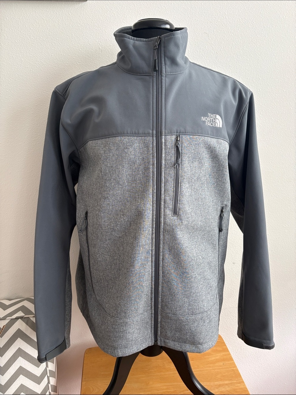 The North Face Men's Two-Tone Gray Softshell Jacket Size XL